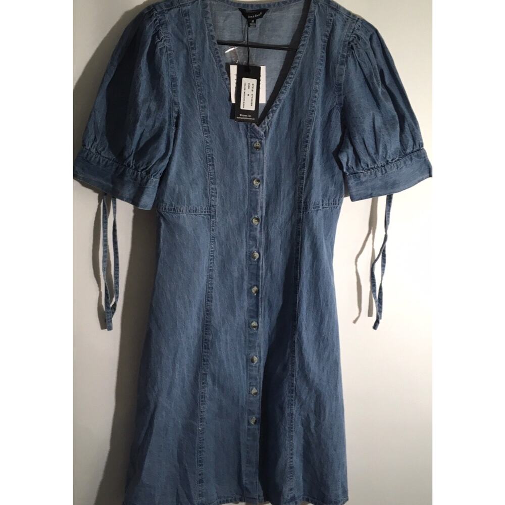 SIM & SAM Women's Size Medium Light Denim Dress Knee Length V-Neck Puff Sleeve